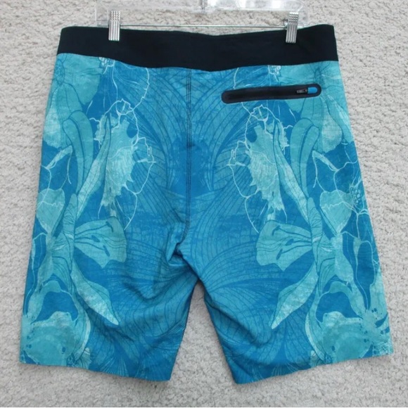 NWT OAKLEY Blue Channel Floral Board Shorts Swim trunk Hawaiian 4 way stretch - Picture 3 of 11